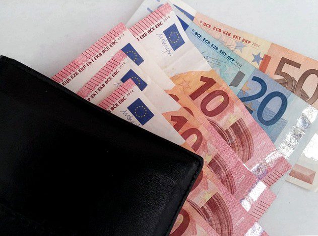 Apply for a 9000 Euro loan with top interest rate from the comfort of your home