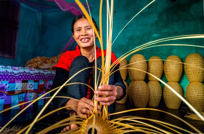 Turning money into GOOD MONEY - Sustainable investment with Oikocredit